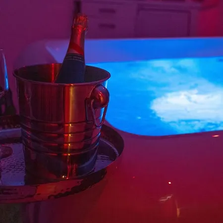 Les 2 Vue Piscine Гостевой дом Марсель