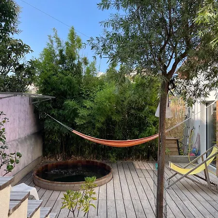 Maison 180 M2 Avec Bassin-piscine En Bois A Vauban *
