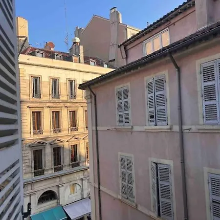 Lumineux De 40m2 A 300m Du Vieux Port