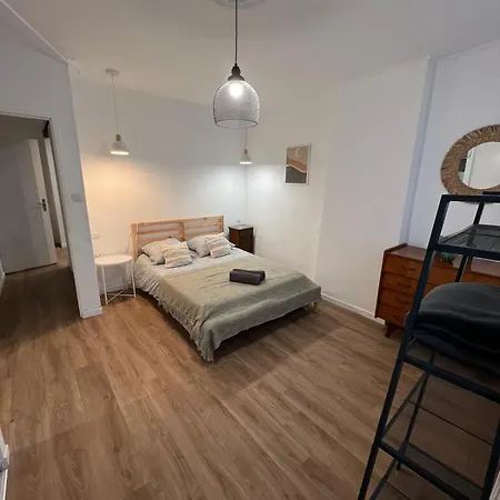 Le Decazes, Sejournez A Deux Pas De La Apartment