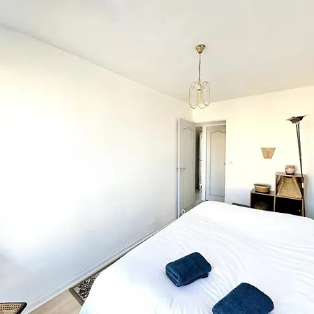 T4 Exceptionnel Vue Sur A 5 Min A Pied Du Metro Apartment
