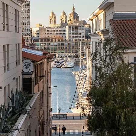 Ξενοδοχείο Radisson Blu Vieux Port 4*