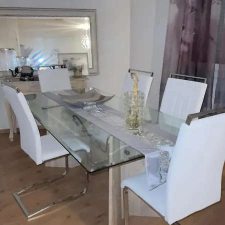 Joli Quartier Tranquille 13008 A 2 Minutes Du Metro Perier Apartment Marseilles