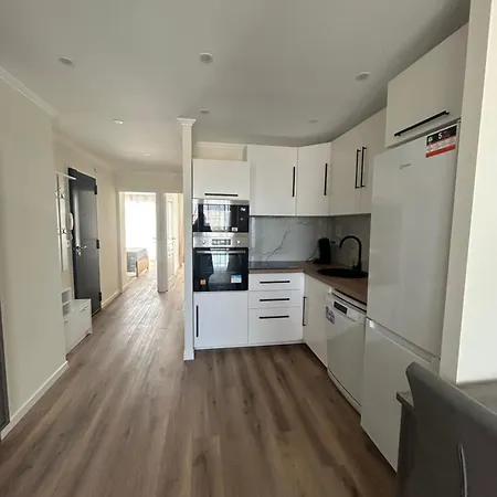 Appartement Plage, Stade Et Parking Prive Dans La *