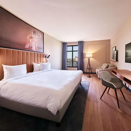 Ξενοδοχείο Radisson Blu Vieux Port 4*