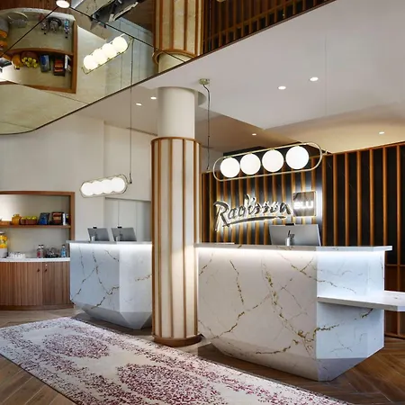 Radisson Blu Vieux Port 4*
