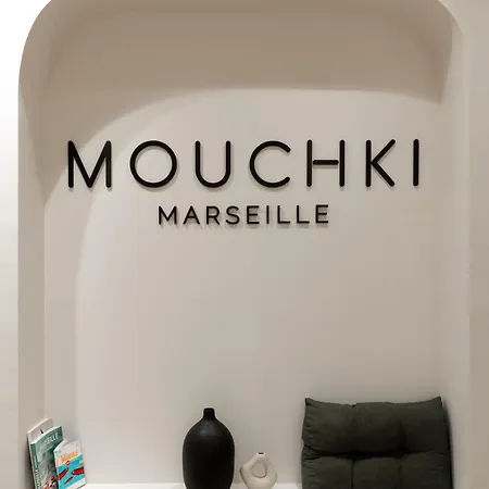 Mouchki فندق *