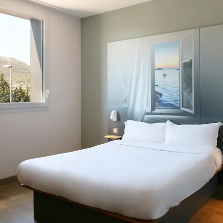 La Valentine St Menet Otel