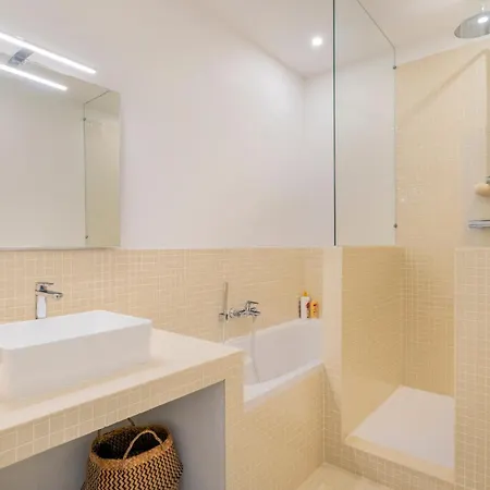Le Palais Longchamp, Lumineux Emplacement Ideal