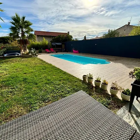 Prive Attenant Piscine