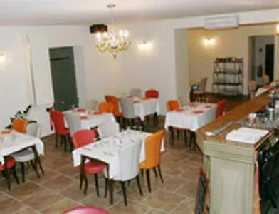 Hotel La Maillane 2*