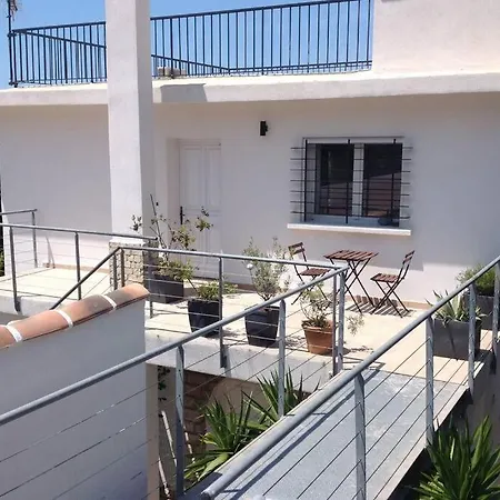 Sur La Corniche Apartment