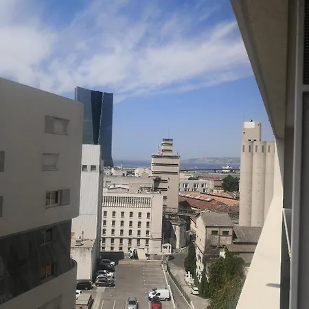 Lac Rose - Parking, Metro, Jusqu'a 4 Personnes * Marseille