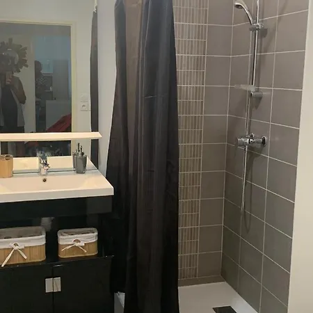 Lac Rose - Parking, Metro, Jusqu'a 4 Personnes Apartment