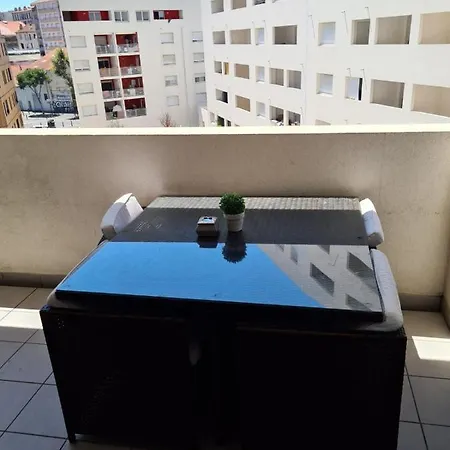 Lac Rose - Parking, Metro, Jusqu'a 4 Personnes Marseille