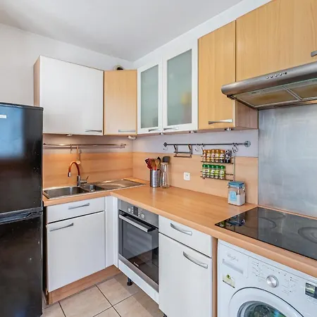 La Joliette; Duplex 2 Chambres, Parking Inclus+ Terrasse+ Ascenseur