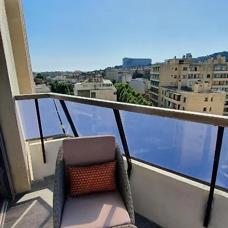 Apartment T1 Prado Chanot