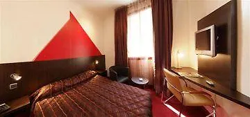 Kyriad Centre Paradis-prefecture Hotel