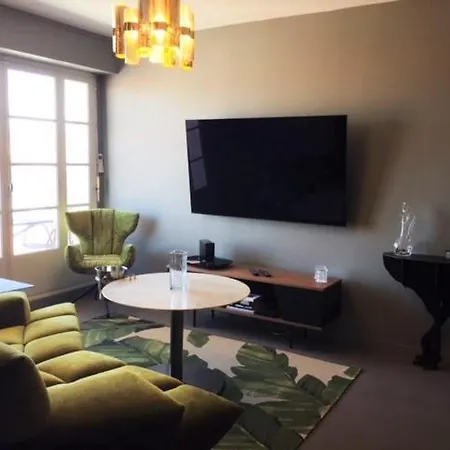 Privee Du Balcon Du Vieux Port Апарт-отель 4*