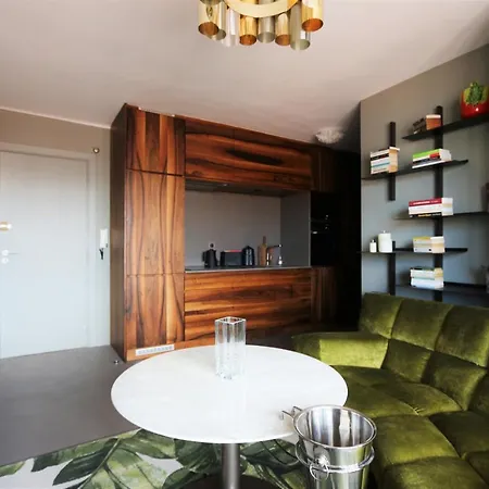 Privee Du Balcon Du Vieux Port Апарт-отель Марсель