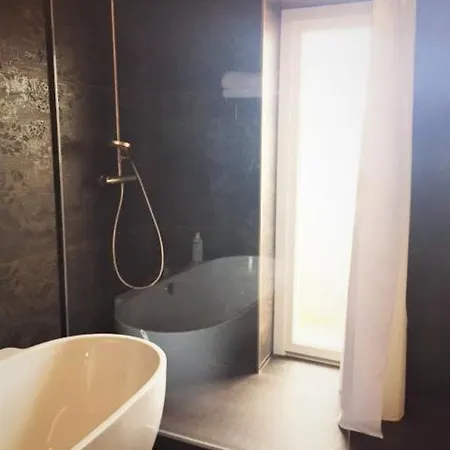 Privee Du Balcon Du Vieux Port Апарт-отель Марсель