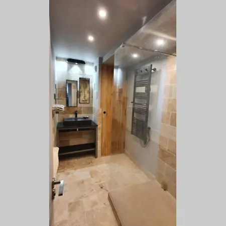 Grand Loft En Plein Coeur Du Vieux-port Apartment