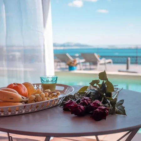 Les 1 Vue Piscine * Marseille