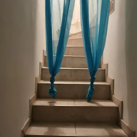 En Sous Sol De Avec Acces Jardin Et Piscine *