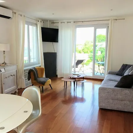 Sur La Corniche Apartment