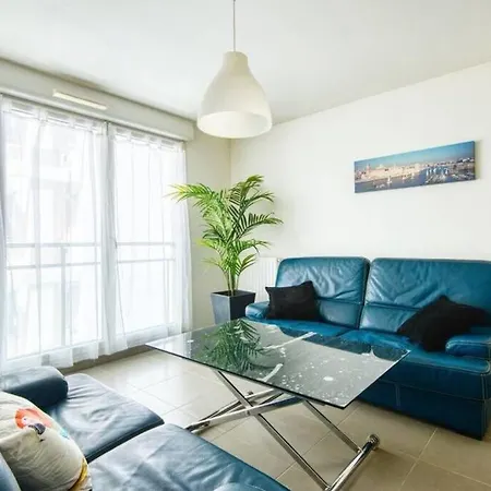 Catalans-air-conditioned, Balcony 2 Min Walk Catalans Apartment