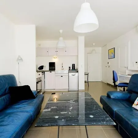 Catalans-air-conditioned, Balcony 2 Min Walk Catalans *