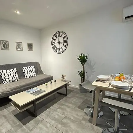 Urban Chic By Anders - Terrassewifinetflixclim Apartment
