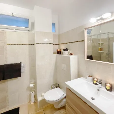 T2 Le Bien Etre 9eme-wifi-netflix-metro-parking-plage Apartment