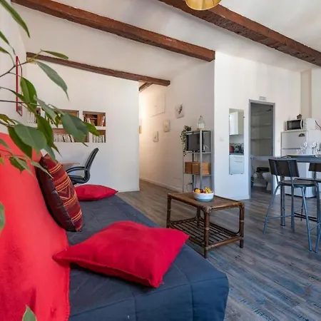 Le Grand Lovely Marseille Centre Wifi Netflix Apartment *