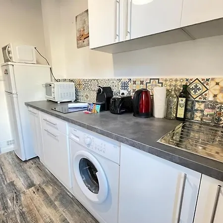 Apartment Le Grand Lovely Marseille Centre Wifi Netflix Marseille