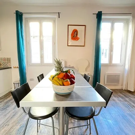 Apartment Le Grand Lovely Marseille Centre Wifi Netflix Marseille