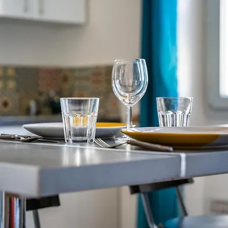 Apartment Le Grand Lovely Marseille Centre Wifi Netflix Marseille