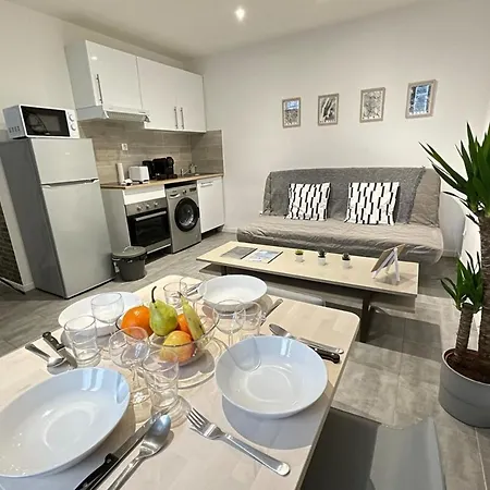 Urban Chic By Anders - Terrassewifinetflixclim Apartment
