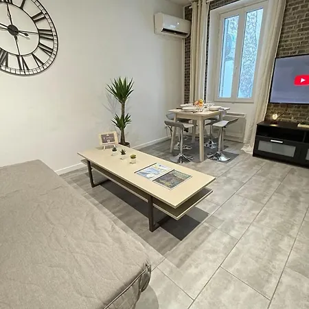 Apartment Urban Chic By Anders - Terrassewifinetflixclim