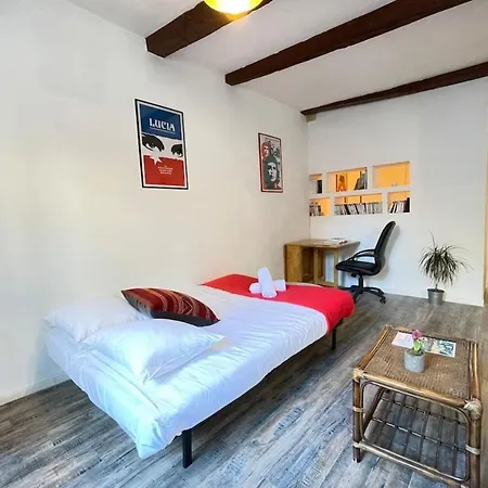 Le Grand Lovely Marseille Centre Wifi Netflix