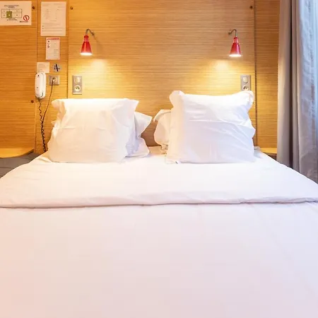 Hotel Edmond Rostand 3*