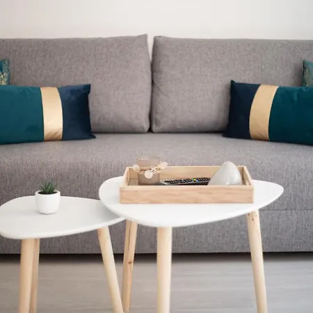 Apartment Lumineux Place De Lenche Panier Marseilles