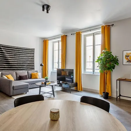Large Modern And Calm Flat At The Doors Of Panier In - Welkeys Appartement *