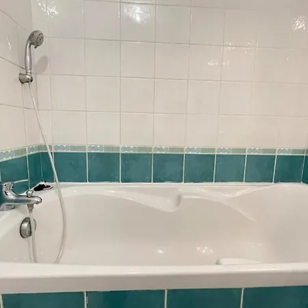 Le Caviste Proche Gare Centre-ville Wifi-netflix Apartment *