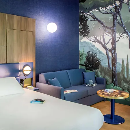 Mercure Centre Bompard La Corniche Otel 4*
