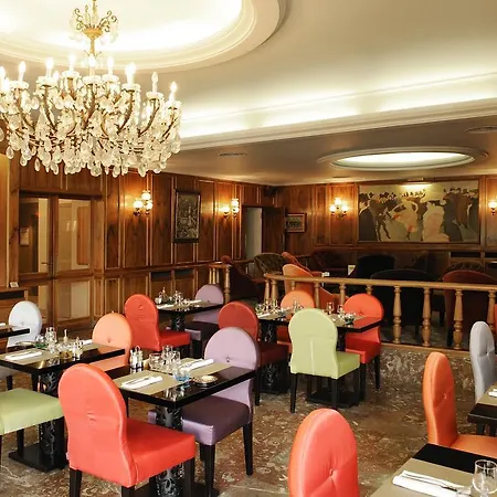 Mercure Centre Bompard La Corniche Otel