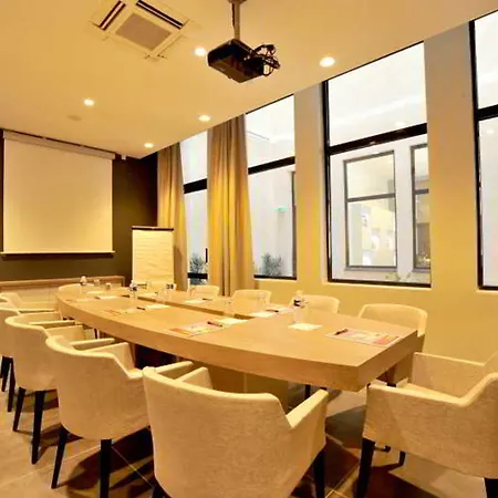 Hotel Ibis Styles Gare Saint-charles 3*