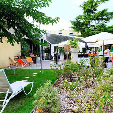 Novotel Est 4*