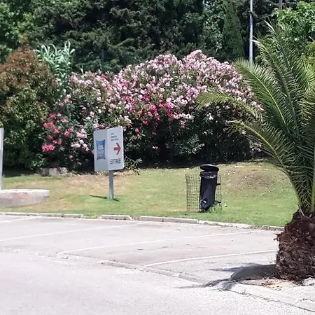 Ibis Budget Est Porte D'aubagne 2*