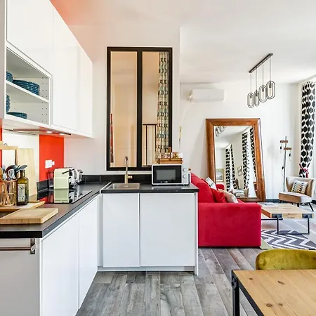 T2 Chic, Vue Vieux-port Et Notre Dame, Atypique, Calme, Clim, 48m2, Acces Autonome Avec Code